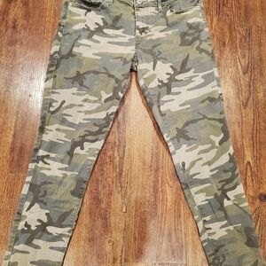 Levi's Green Camo Skinny Jeans